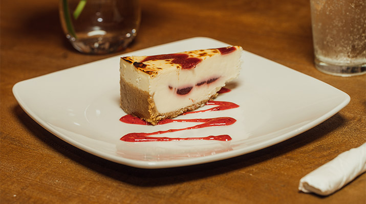 Raspberry white chocolate brle cheesecake